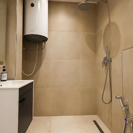 Grandstay Апартаменты Тирана