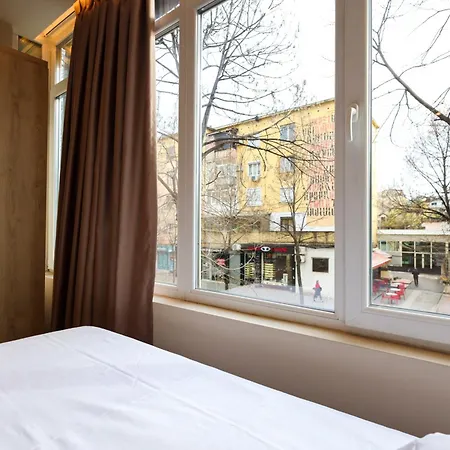 Grandstay Тирана
